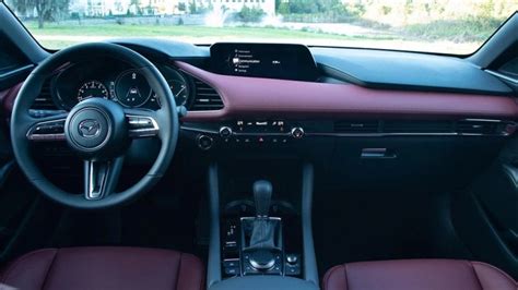 Let's Take a Look Inside the 2022 Mazda3 - Kelley Blue Book