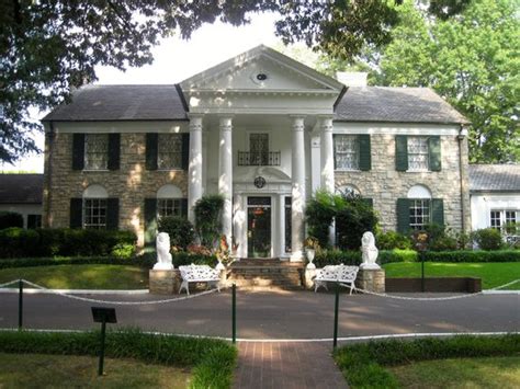 THE 10 CLOSEST Hotels to Graceland