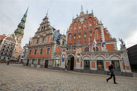 Riga Old Town Walking Tour | Discover Latvia Tours