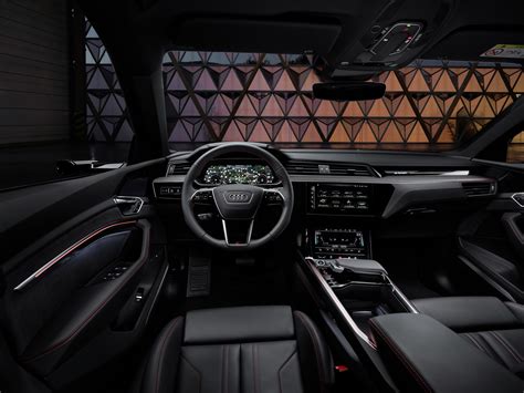 Audi Q8 Interior 2024 - Selma Danyelle