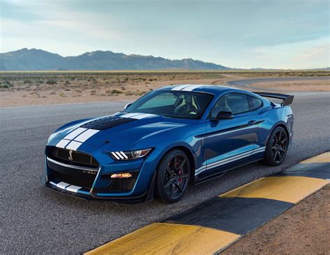 Ford’s New Shelby GT500 Tops GT by 113 Ponies - The Detroit Bureau