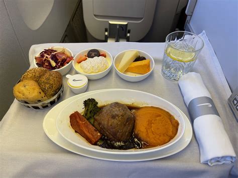 First Impressions: British Airways 777-300 Business Class - Live and ...