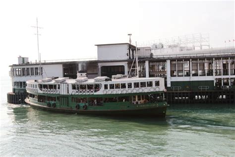 Hong Kong Star Ferry Arriving at Wan Chai Ferry Pier Editorial Stock ...