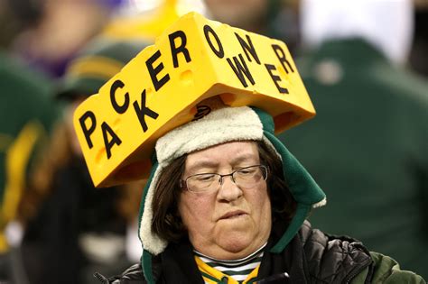 TBS orders pilot for 'Cheeseheads,' a show that finally pays attention ...