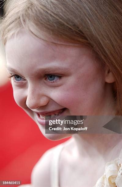 72 Dakota Fanning Man On Fire Premiere Stock Photos, High-Res Pictures ...