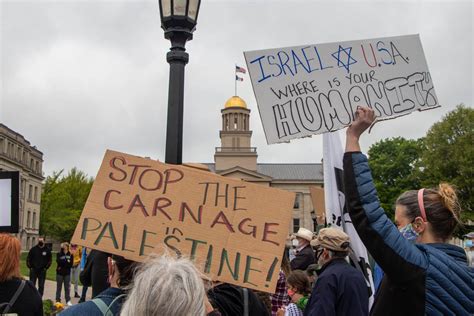 Photos: Free Palestine Protest - The Daily Iowan