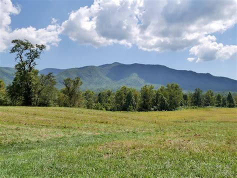 American Travel Journal: Cades Cove - Great Smoky Mountains National Park