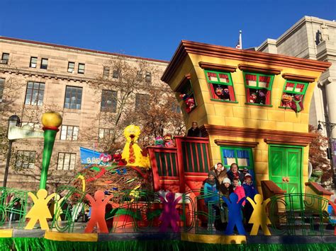 TV Alert: Sesame Street at Macy's Thanksgiving Day Parade | Muppet ...