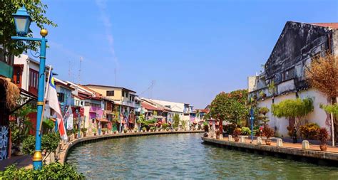 10 Colourful & Fun Things To Do in Melaka (Malacca) Malaysia!