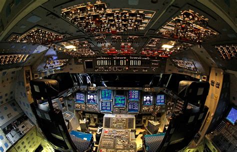 Detailed space shuttle cockpit photos - jokerlines