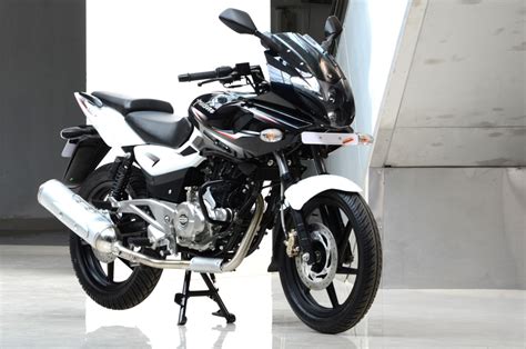 Bajaj Bajaj Pulsar 220 - Moto.ZombDrive.COM