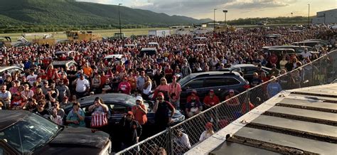 How Many at Trump’s Pennsylvania Rally vs Biden’s? [PHOTOS] | Heavy.com