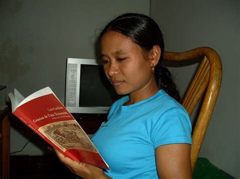 reading in East Timor_2 | Beautiful East Timorese lady Icha … | Flickr