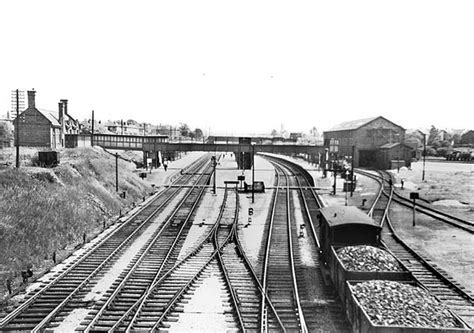 Disused Stations: Cheadle Heath Station