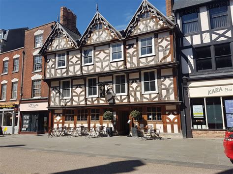 The best pubs in Gloucester, including bars or country pub