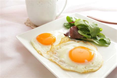 How to Make Perfect Sunny Side Up Eggs (2024)