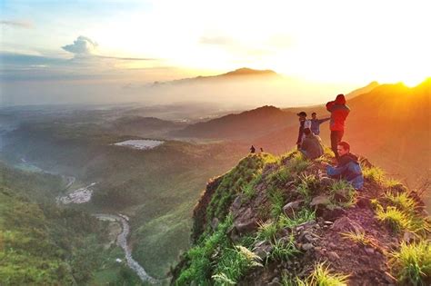 4 Lokasi Untuk Melihat Sunrise Di Bogor | Naviri Magazine