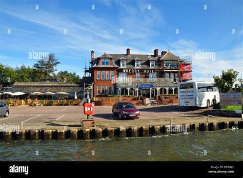 Lowestoft, Suffolk, England: The Wherry Hotel at Oulton Broad Stock ...