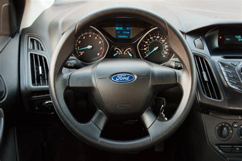 Ford Focus Interior-18 | Car Dealership in Philadelphia