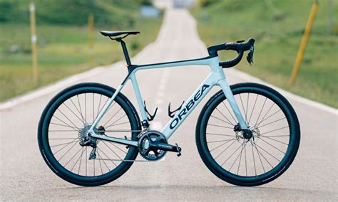 Orbea Gains sleek carbon frame, more stealth integration in versatile e ...