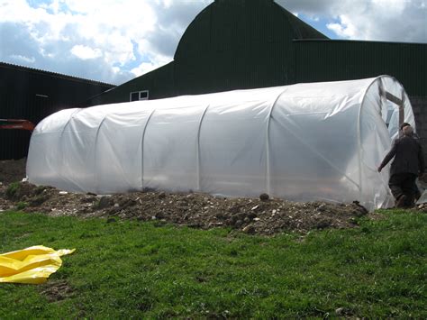 Polytunnel Assembly methods - Five Star Polytunnels