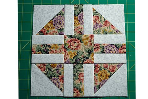 Paths and Stiles, an Easy Quilt Block Pattern