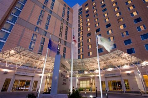 Hotels near Lucas Oil Stadium: Hotels in Indianapolis