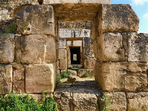 Tyre Lebanon ruins | Sophie's World Travel Inspiration