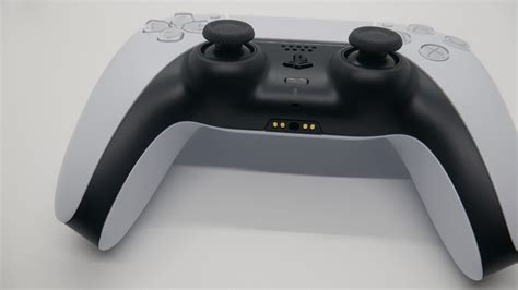 A Quick Hands-On With The DualSense PS5 Controller - Great For Mobile ...