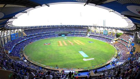 Wankhede Stadium, Mumbai: IPL records and pitch report, average scores ...