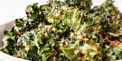 Crispy Kale Chips with Nutritional Yeast | The Real Food Geek