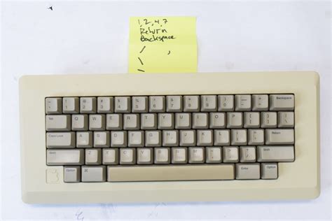 Apple M0110 Keyboard for Macintosh 512k 128k Plus - TESTED - READ for ...