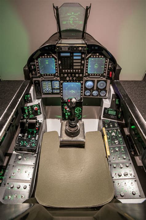 F-18-Simulator-Cockpit-7318-resized - Skies Mag