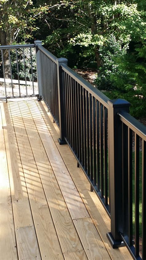 2019 Deck Railing Ideas (With Material Option Pros and Cons) | Deck ...