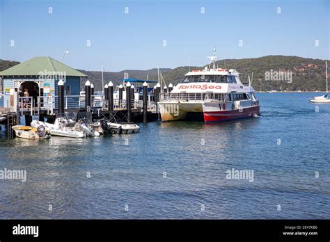 Palm Beach ferry wharf on Pittwater and Fantasea ferry cruiser awaiting ...