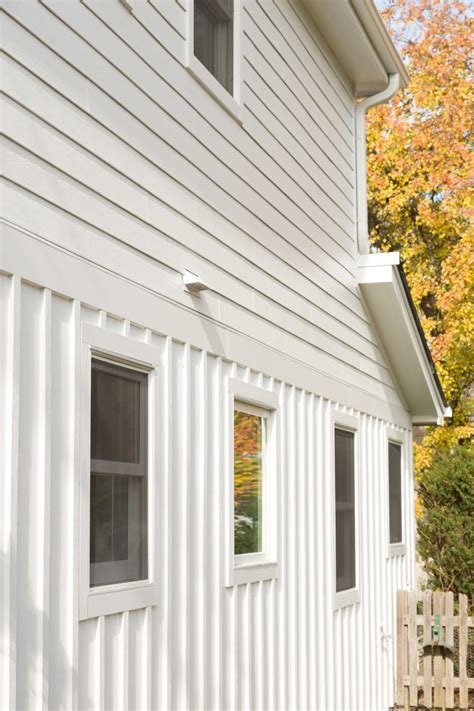 James Hardie Arctic White Lap + Vertical Siding | Colorado Siding