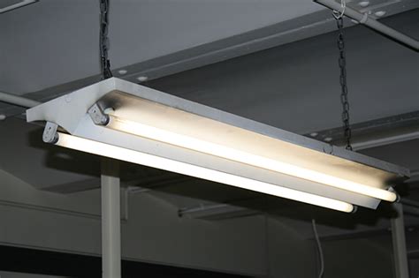 Lighting-Gallery.net - LTC School Lights/Fluorescent light fixture