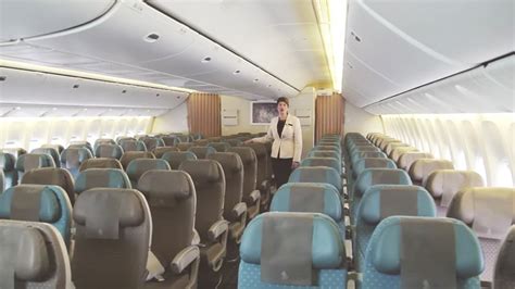 Experience Economy Class on the Boeing 777-300ER | Singapore Airlines ...