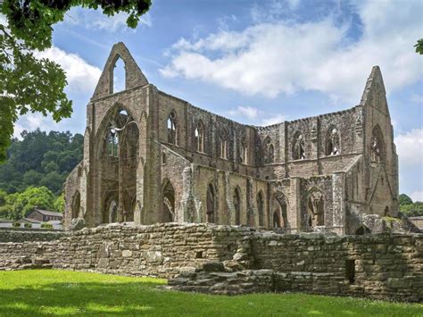 Tintern Abbey (Cadw) | VisitWales