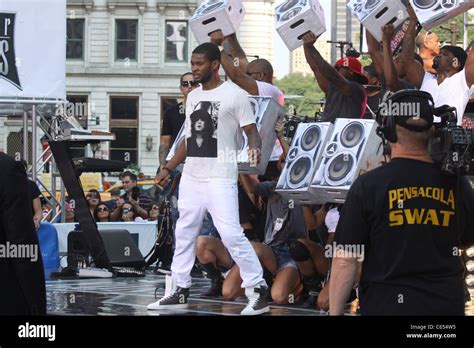 Usher on stage for CBS The Early Show Concert with USHER, CBS Early ...