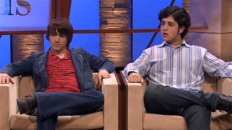 Watch Drake & Josh Season 3 Episode 17: Drake & Josh - Dr. Phyliss Show ...