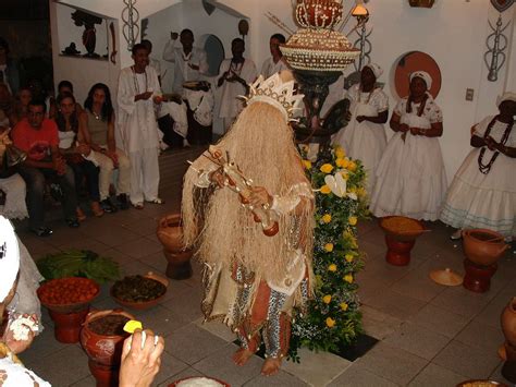 Babalú ayé es una de las deidades de la religión yoruba. En la religión ...