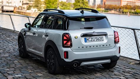 MINI Countryman plug-in hybrid review - gallery 2020 | Carbuyer