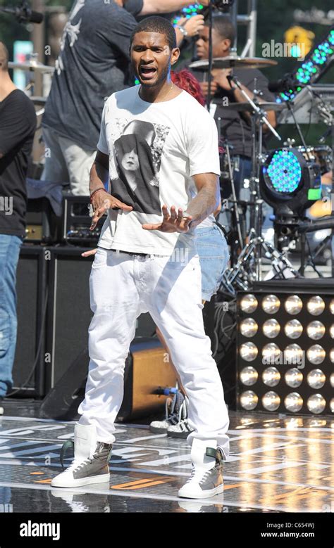 Usher on stage for CBS The Early Show Concert with USHER, Rumsey ...