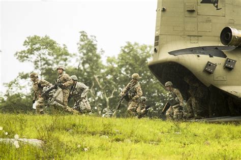 Want to reclass as Infantry? This National Guard school will show you ...