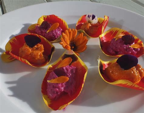 Edible flowers: Tulip Recipes. Stuffed tulip petals.