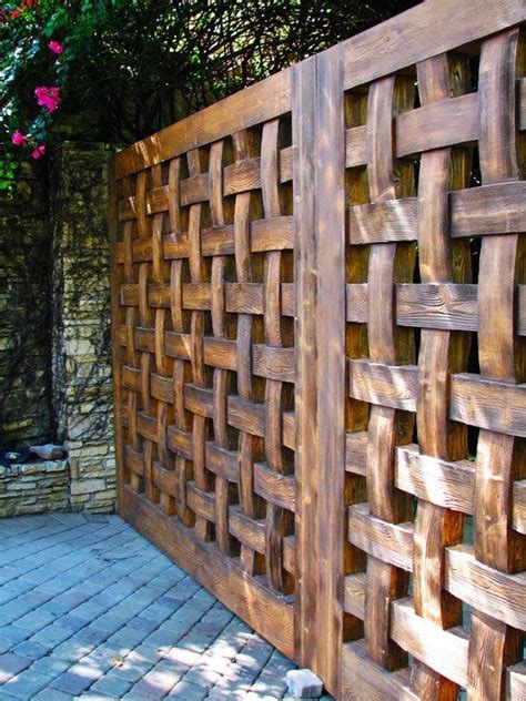 30+ Fancy Wooden Fence Styles and Designs (with Pictures)