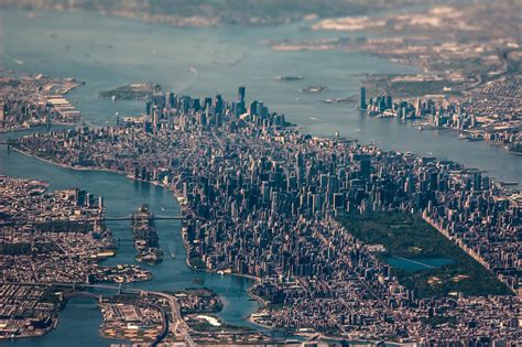 Incredible aerial photo of New York City. : r/pics