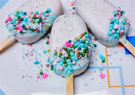 Paletas de pastel (Cakesicles) Receta de Endúlzate con Eu - Cookpad ...