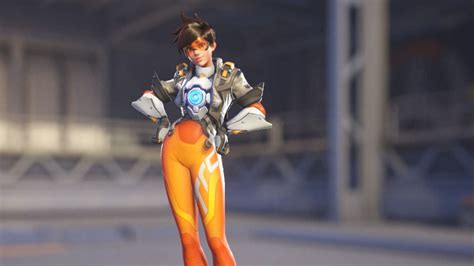 Best crosshair and DPI settings for Tracer in Overwatch 2